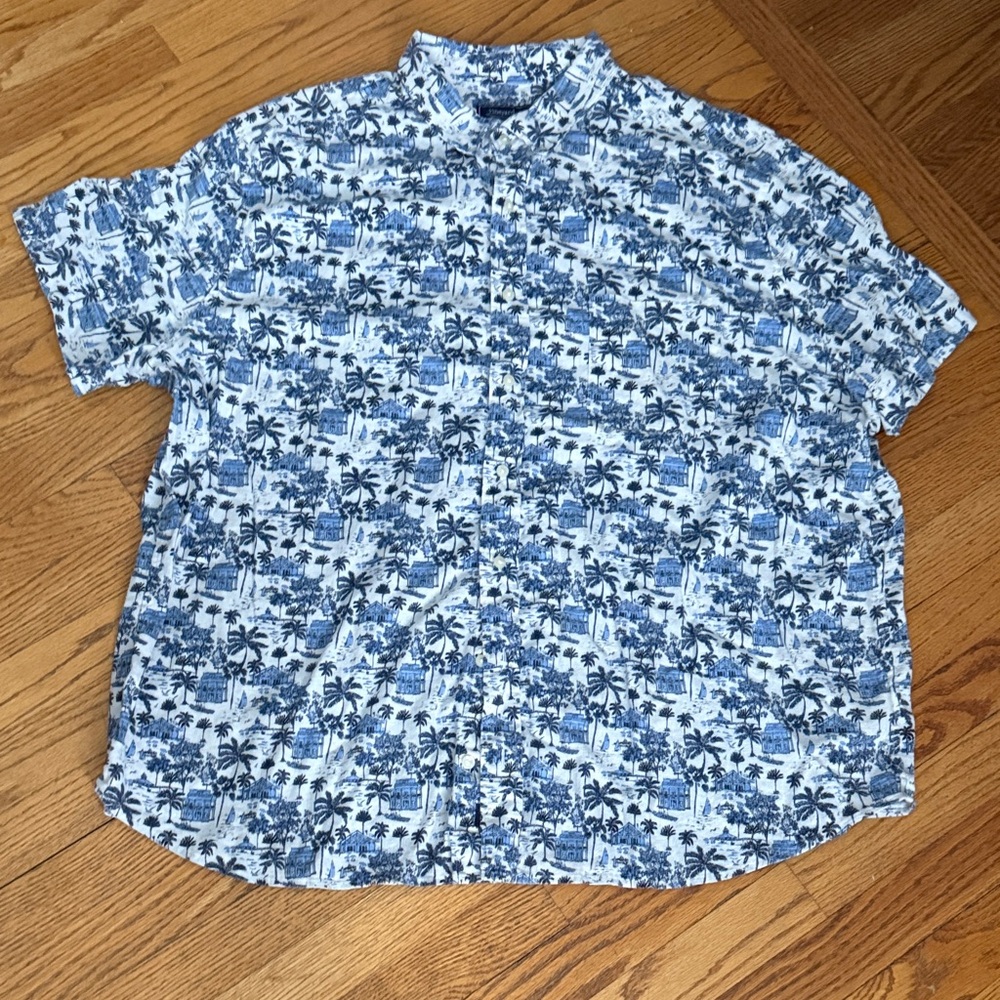 Vineyard Vines Blue and White Casual Button Down Shirt